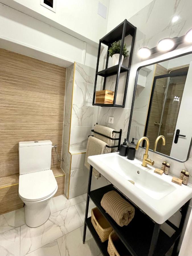 Cosy Cocoon - 2 To 4 Travelers. Appartement Nice Buitenkant foto